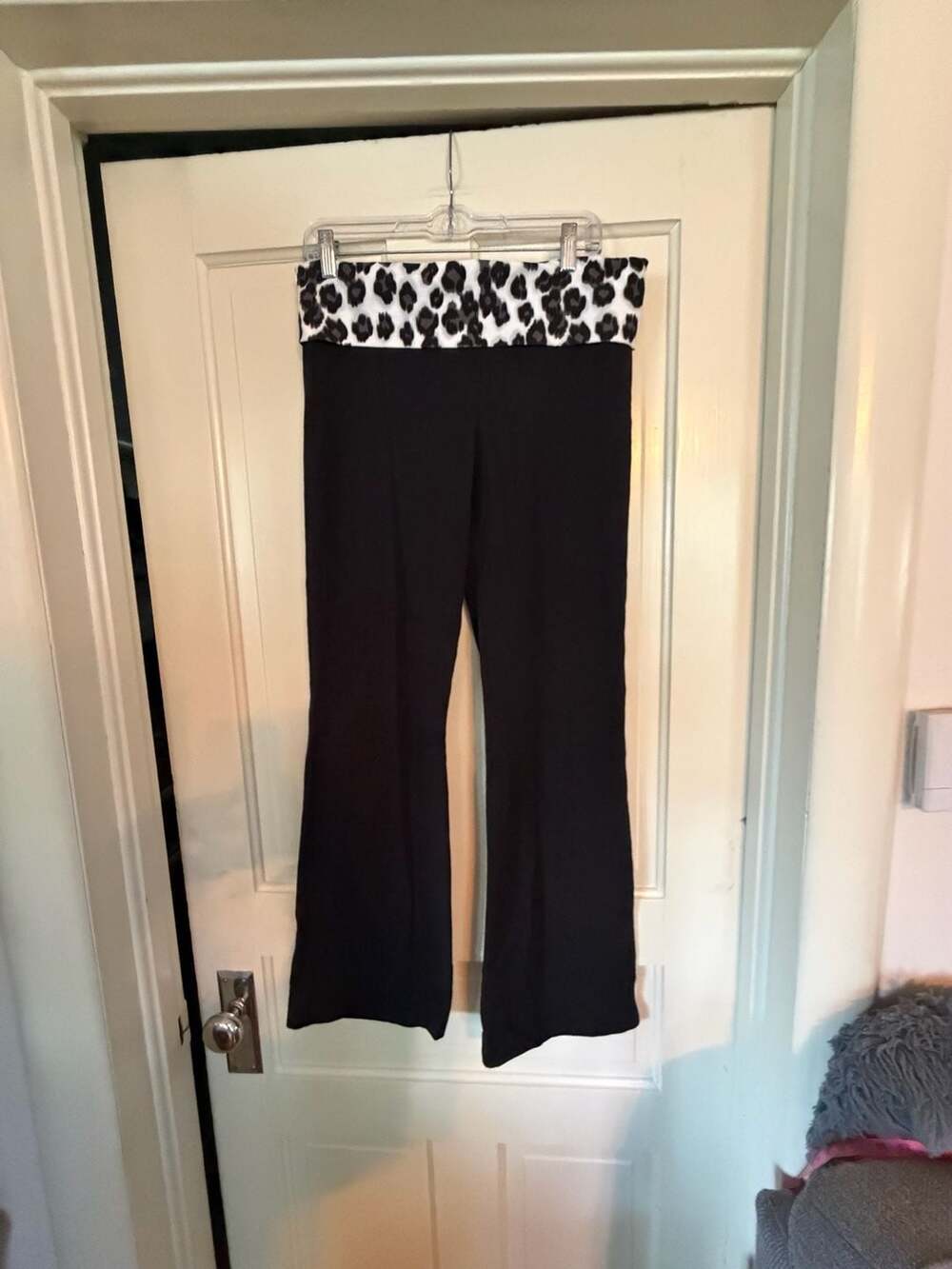 Victoria's Secret Pink Yoga Pants L Black White Leopard Foldover